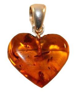 pendentif en ambre forme coeur